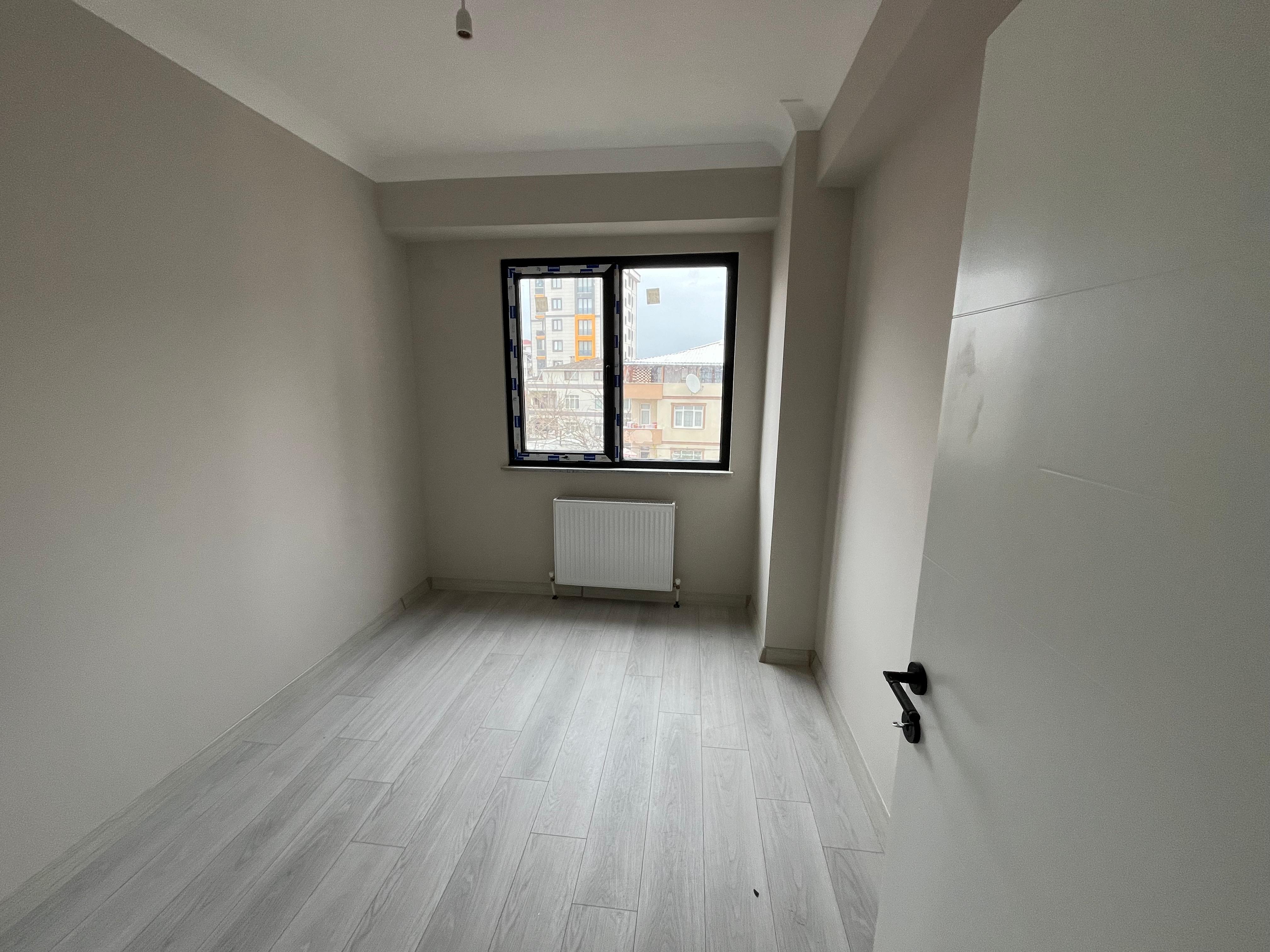 Pendik Çamçeşme'de Satılık 2+1 Kapalı Otoparklı Daire